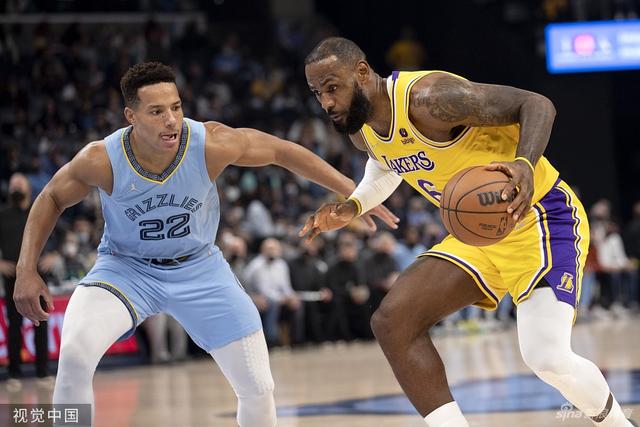 湖三崩再现！杜兰特复出太阳大胜湖人止5连败